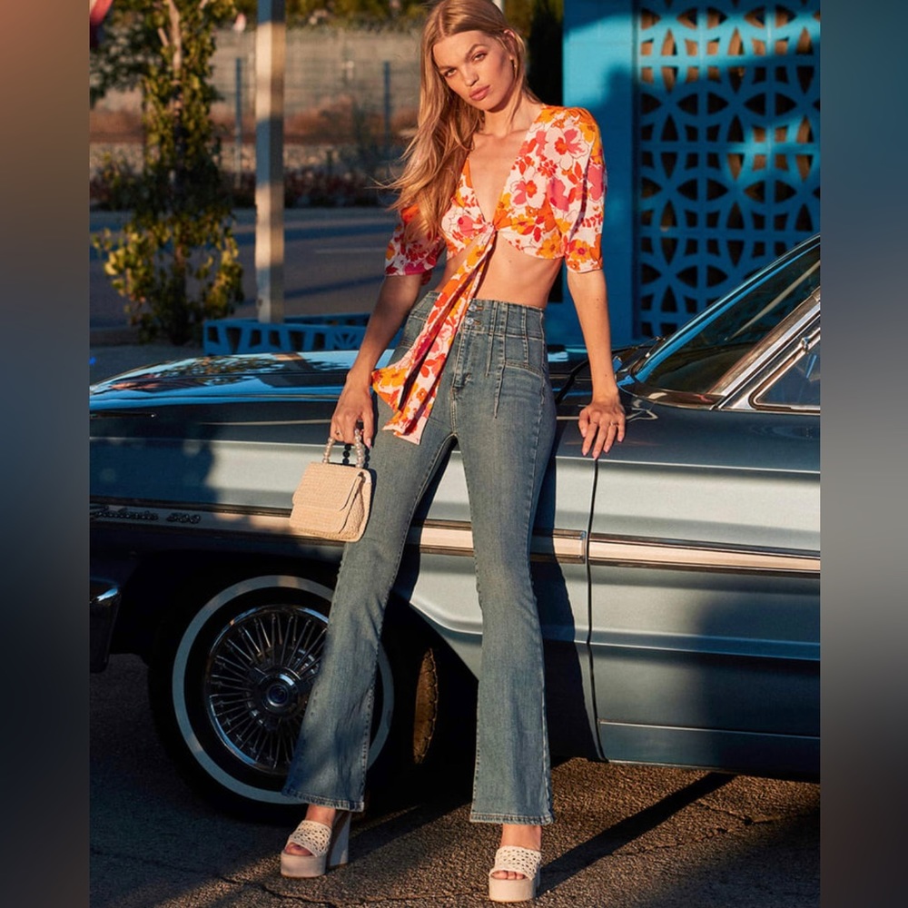 FREE PEOPLE Jayde Flare Jeans in Sunburst Blue 25. NWT
